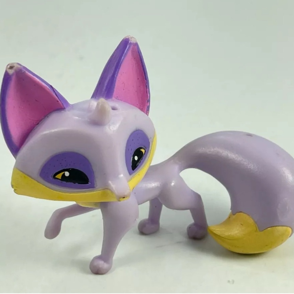 Animal Jam Crystal Arctic Fox figurine from the Purple Palace Den 2016